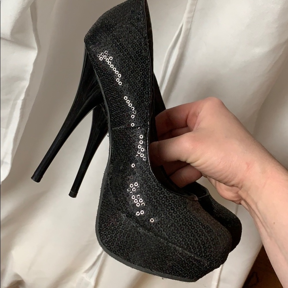 🟣Steve Madden Vaneza black sequin heels 6.5